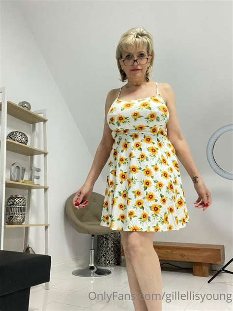 Posts of gillellisyoung from OnlyFans .